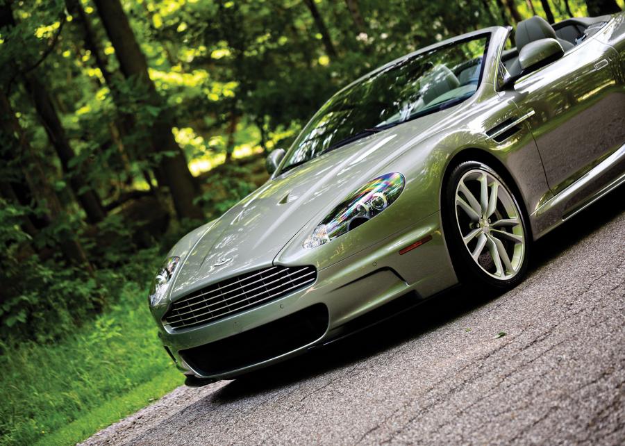 Детали экстерьера Aston Martin DBS Volante 2010 года  (NA) (фото 13 из 21)